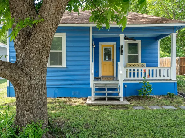 1014 W 6th St, Taylor, TX 76574