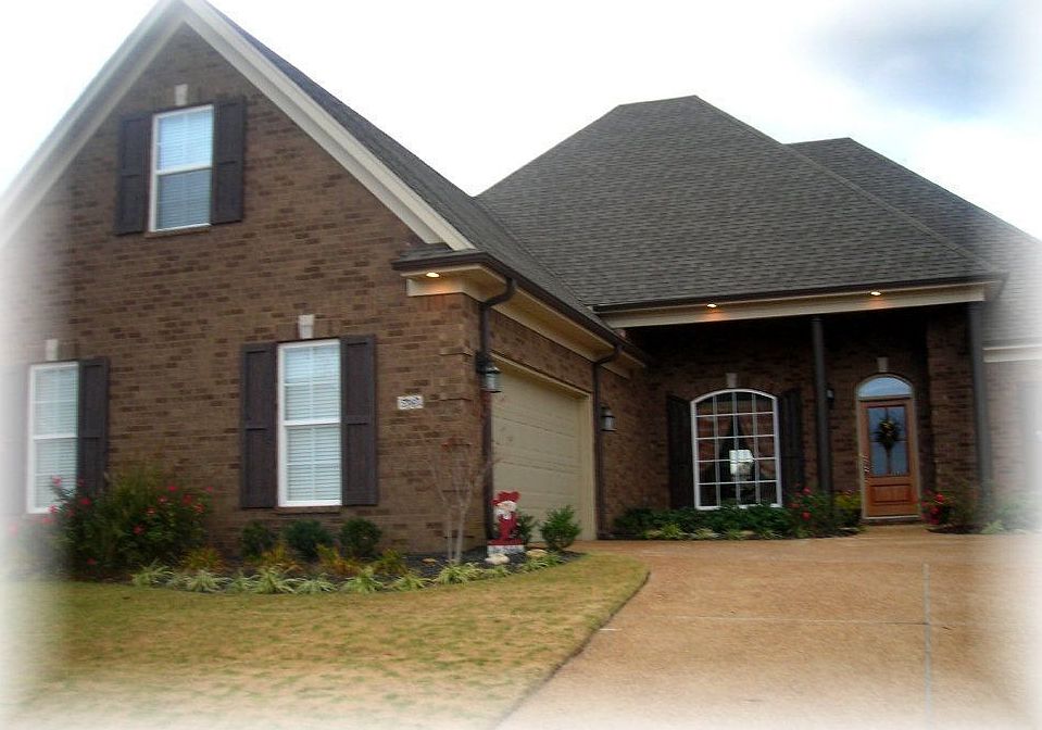 For Sale: 3387 Champion Hills Drive, Southaven, MS 38672