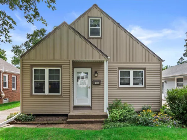 1211 South 102nd STREET, West Allis, WI 53214