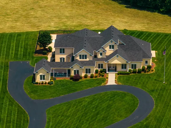 444 Sparks Ave, Jamestown, KY 42629