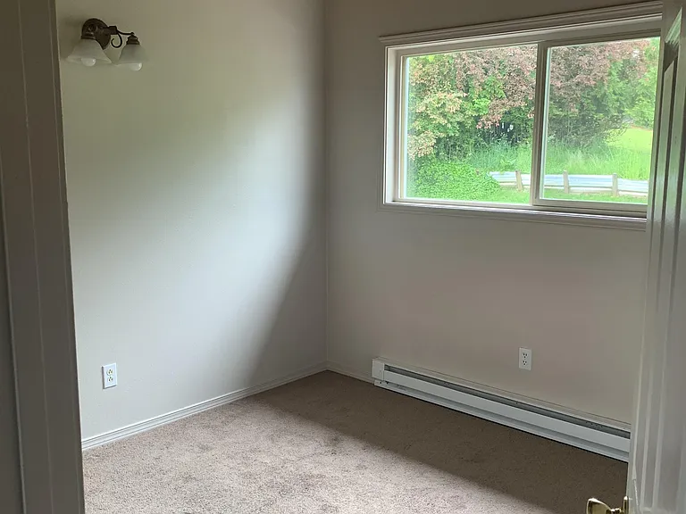 810 S Nehalem St #5 — Photo 7