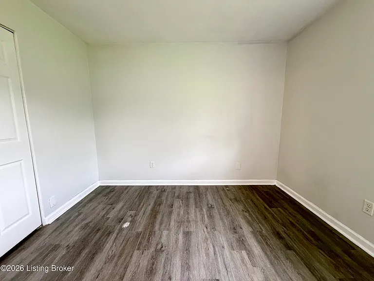 1229 Cedarview Dr — Photo 5