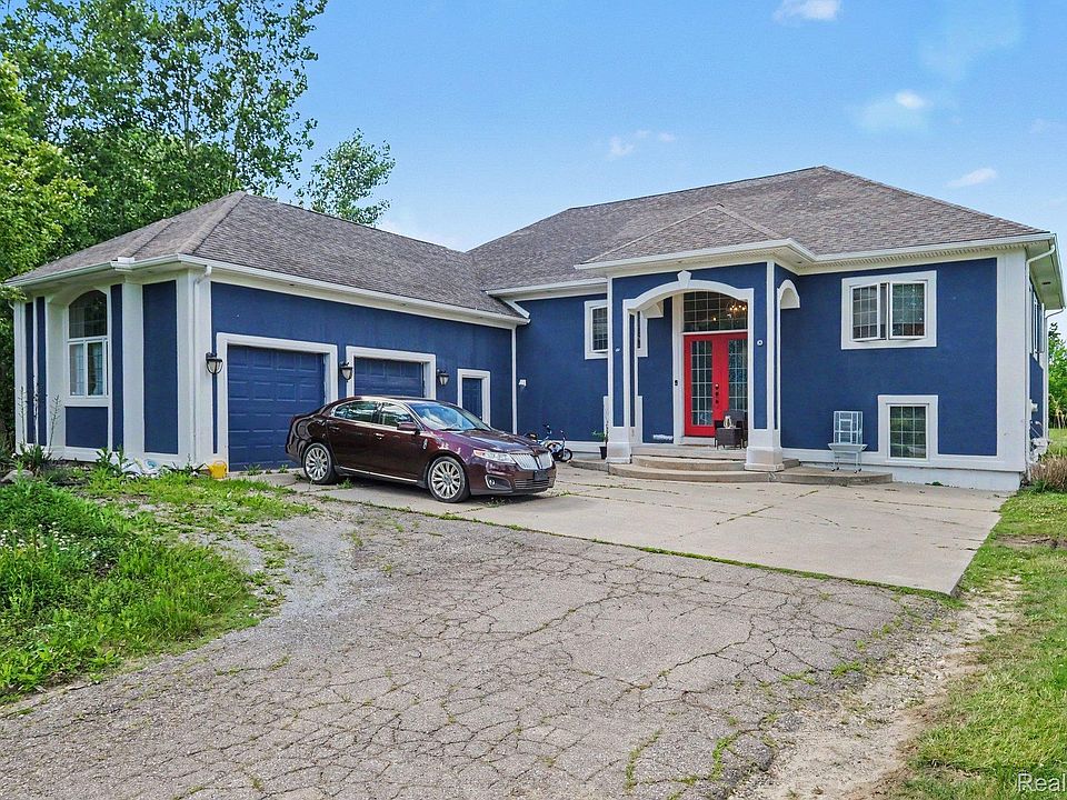 1st image of 4251 E Maple Ave