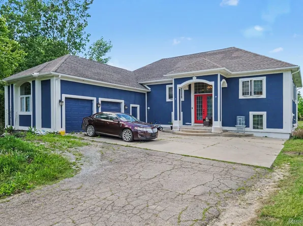 4251 E Maple Ave, Grand Blanc, MI 48439