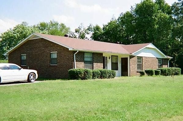 1st image of 320B Lorna Dr
