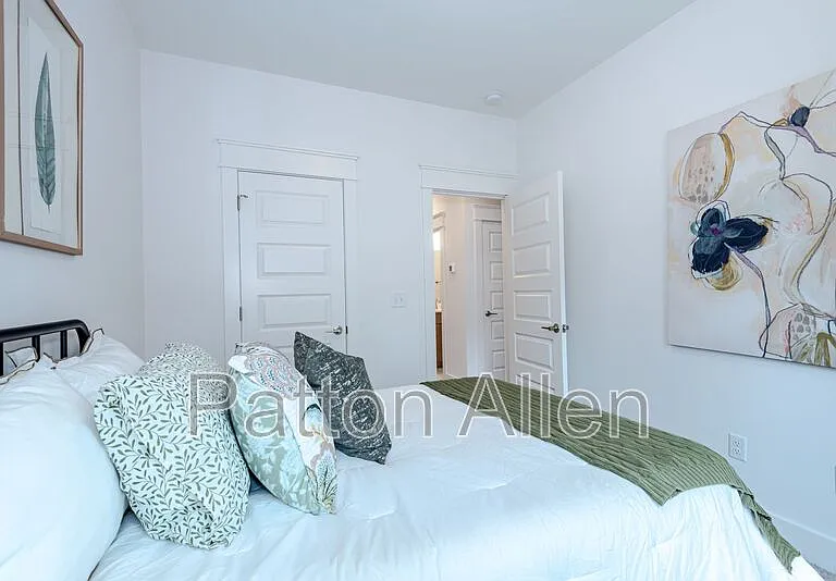 153 Collin Pl #16 — Photo 24