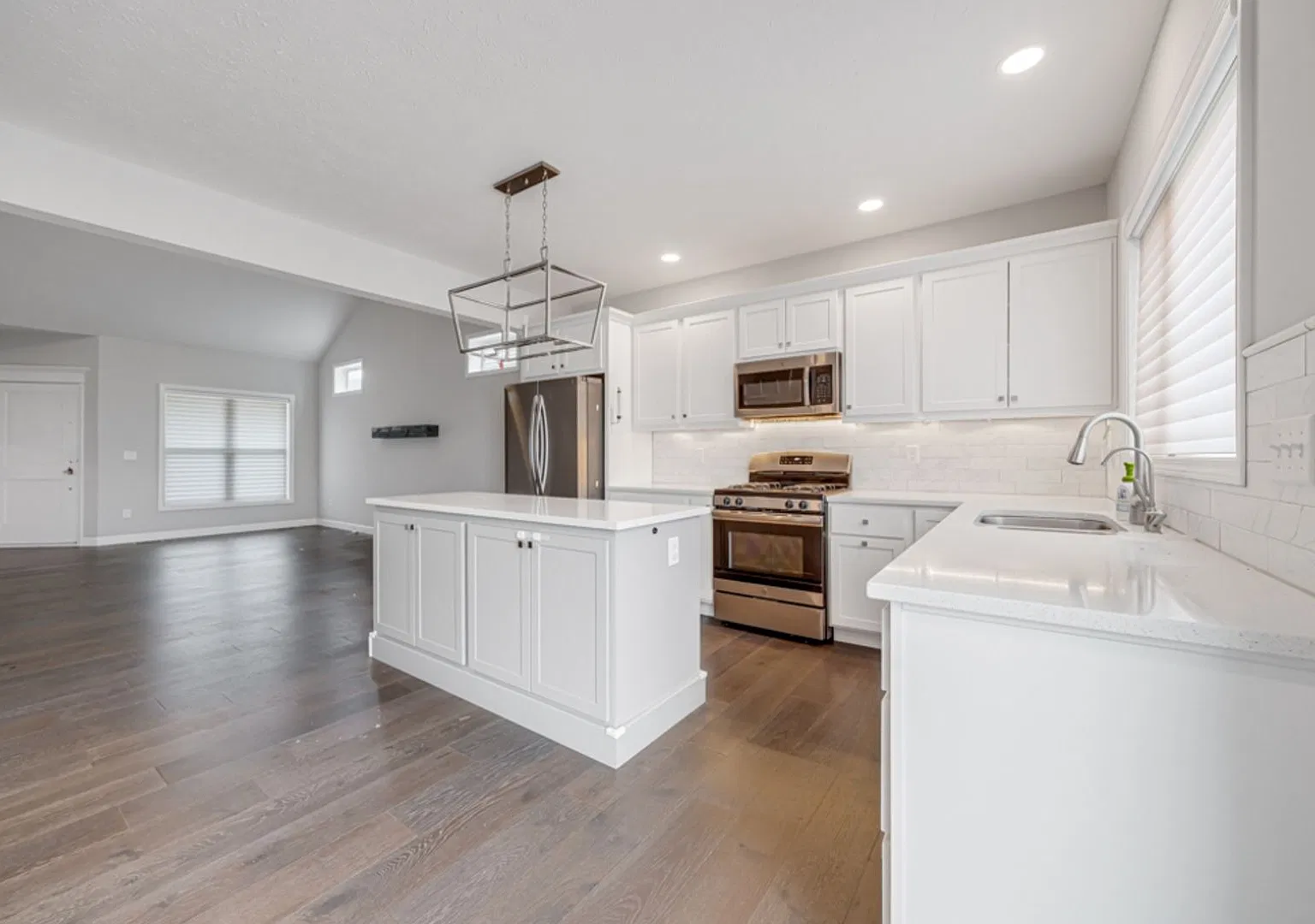 Stunning Golf Course Views & Spacious Modern Living! — Photo 1