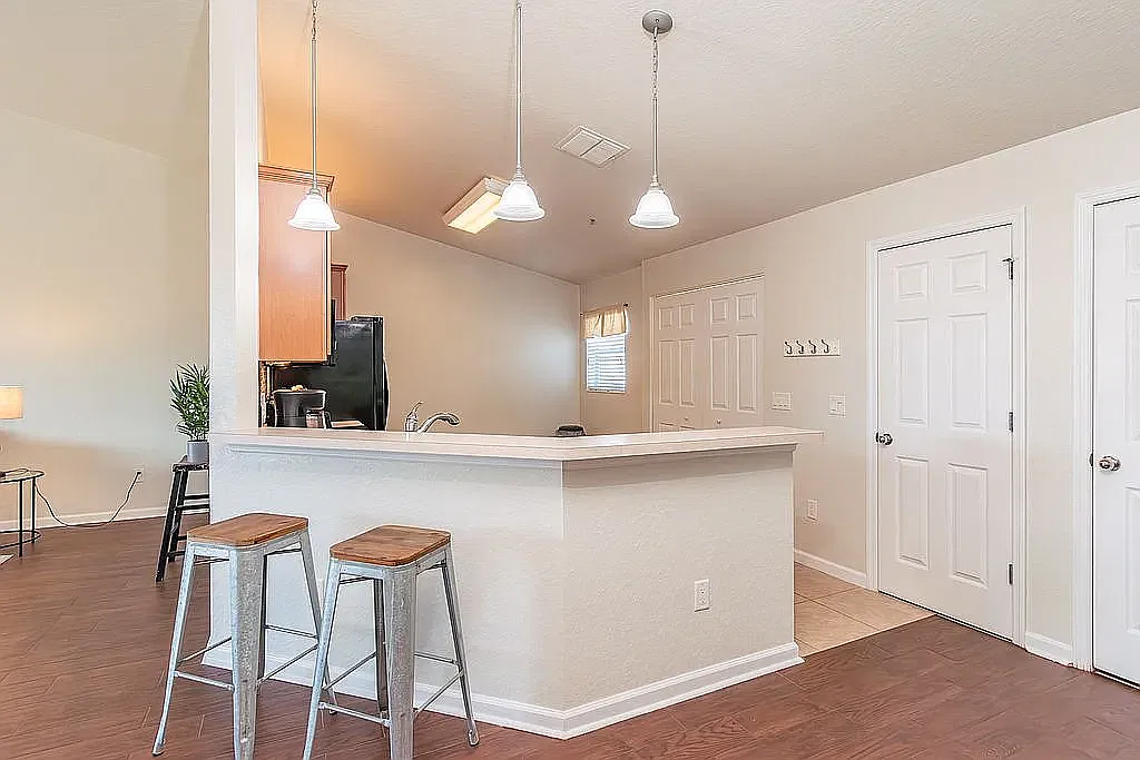 3 bed, 1864 sqft, $1,750 — Photo 2