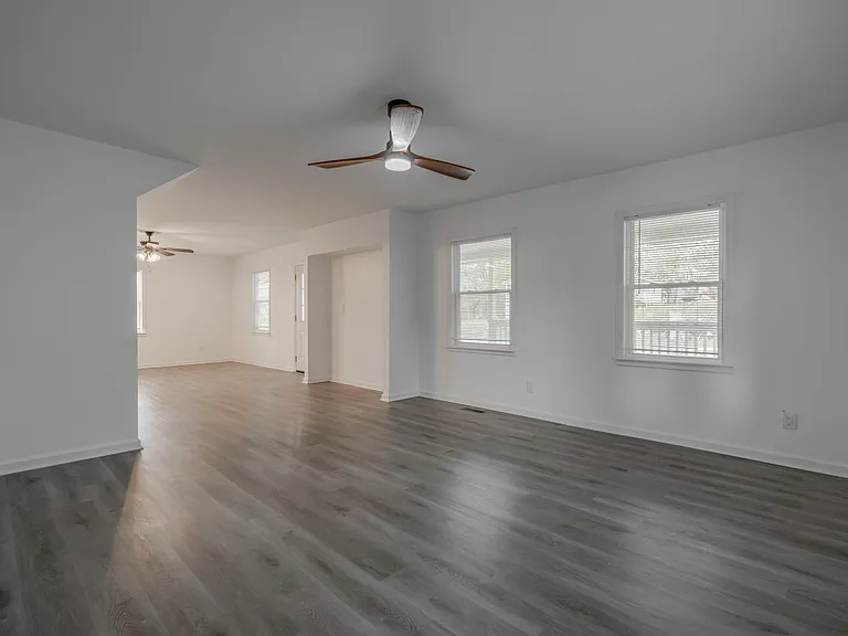 231 Broadway St — Photo 17