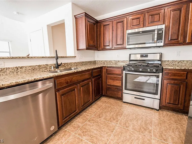 10410 Lady Angela St — Photo 13