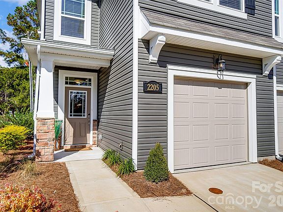 3rd image of 2515 Hedgecliff Rd