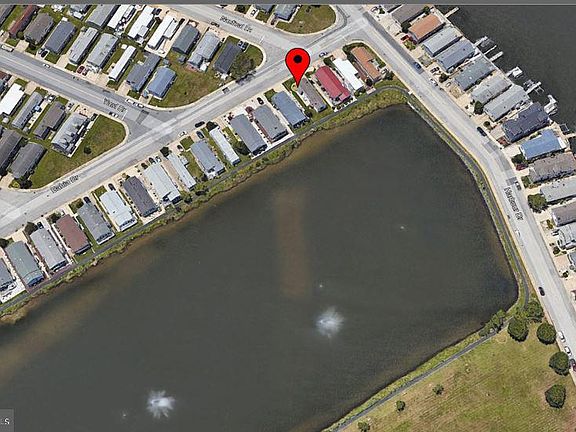 3rd image of 818 Bahia Dr