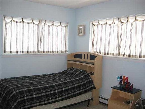 3rd image of 334 39th St E #A