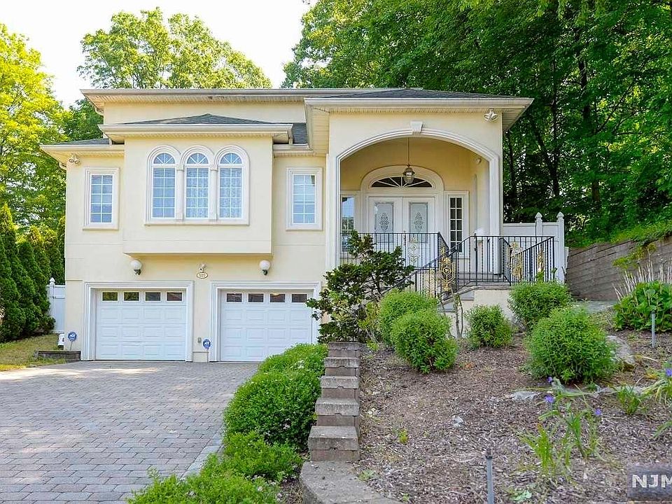 1st image of 529 Fairview Ave