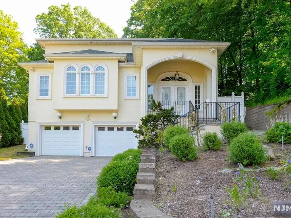 529 Fairview Ave, Westwood, NJ 07675