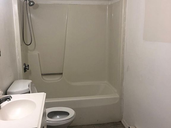 4th image of 3 Glasgow St APT D