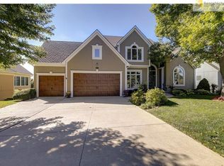 9534 Falcon Ridge Dr, Lenexa, KS 66220