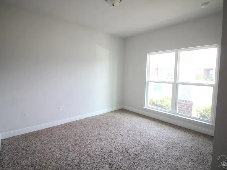 8006 Burnside Loop — Photo 17