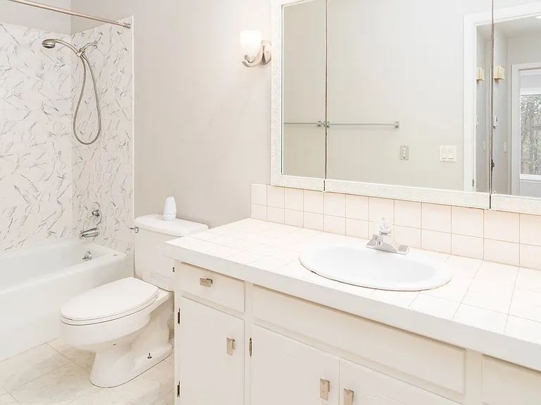 16 Malaga Cir — Photo 7