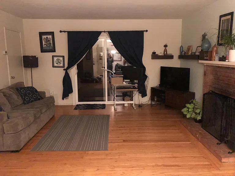 1114 Cypress Ln — Photo 7