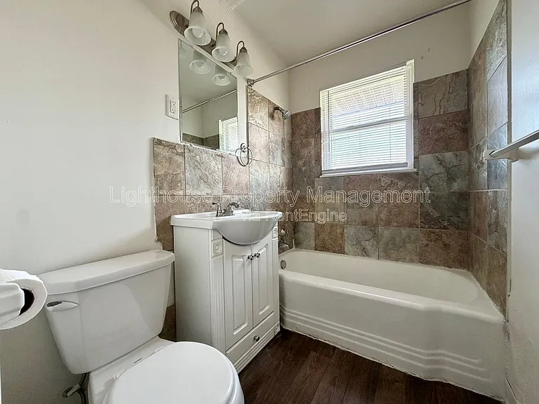 1220 Ottillia St SE #D — Photo 9