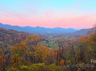 246 Calhoun Ridge Dr, Waynesville, NC 28786