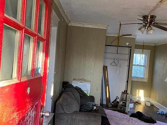 4th image of 4541 Agnes Ave