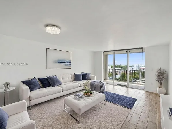 7850 Byron Ave APT 702, Miami Beach, FL 33141