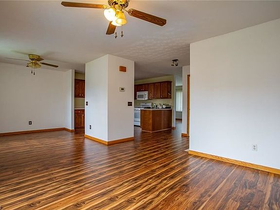 5th image of 283 E 326th St