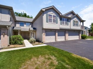 7035 S Stratton Ln, Gurnee, IL 60031