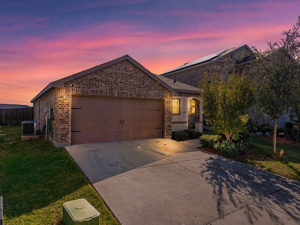 1st image of 1018 Old Oaks Dr
