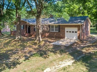 7121 Ware House Rd, Gloucester, VA 23061