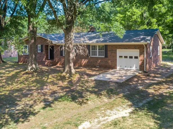 7121 Ware House Rd, Gloucester, VA 23061