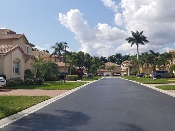 4th image of 9756 NW 32nd St