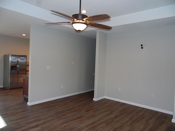 4th image of 27 Black Oak Cir