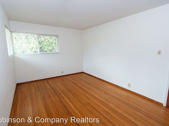 5th image of 805 Roble Ave #3