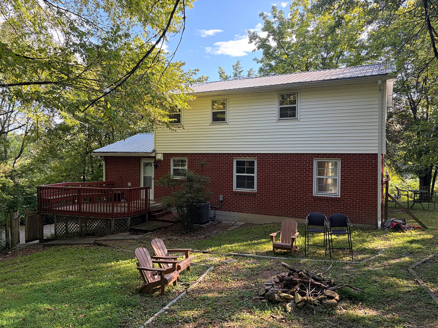 4 bed, 1716 sqft, $3,100 — Photo 2