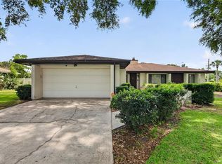 3001 Stratford Ln, Mount Dora, FL 32757