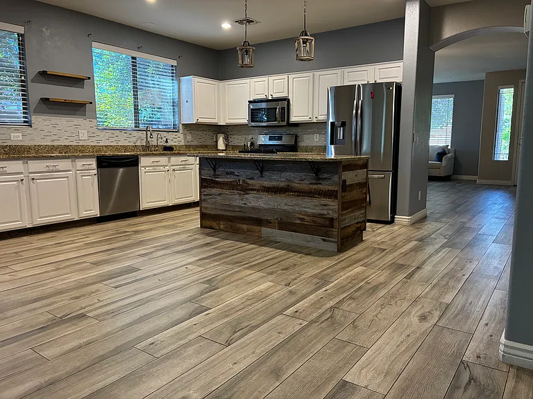 9237 W Irma Ln — Photo 13