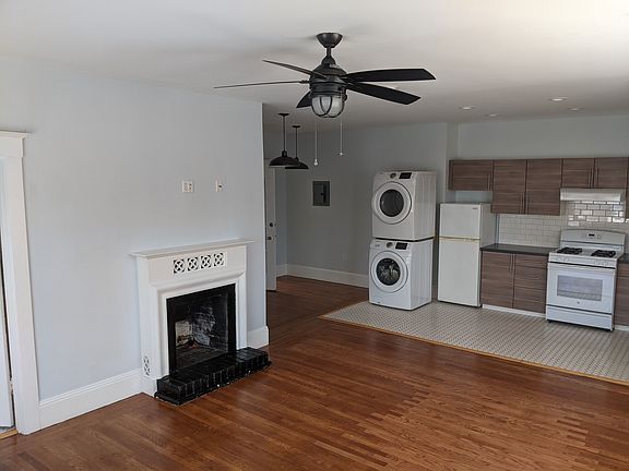 3rd image of 4125 Broadway APT 1