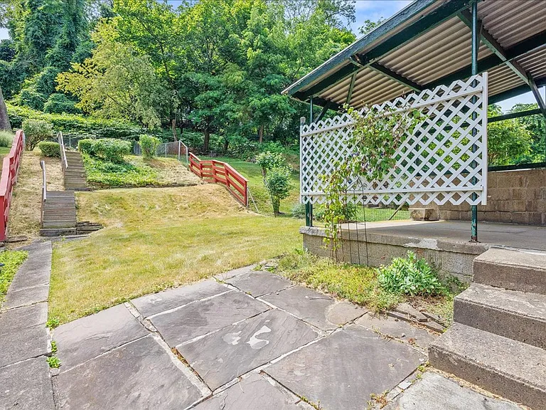 2182 Pauline Ave — Photo 5