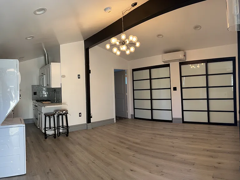 5633 Keokuk Ave #B — Photo 5