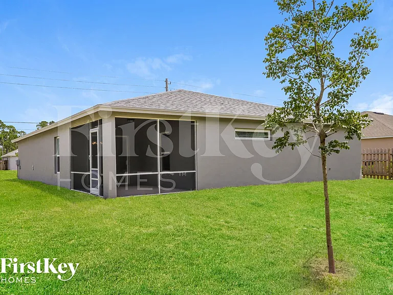 1902 SW Janette Ave — Photo 14