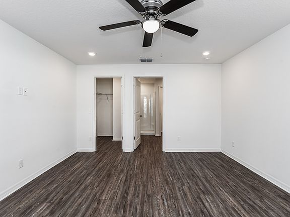 4th image of 449 Hunt Blvd