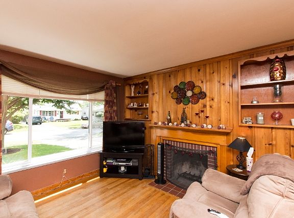 5th image of 2717 Wehrly Ave