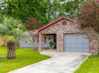 414 Longleaf Dr, Summerville, SC 29483