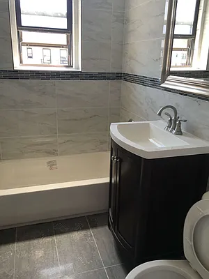 Rented by Metropolis International Realty Inc. | media 44