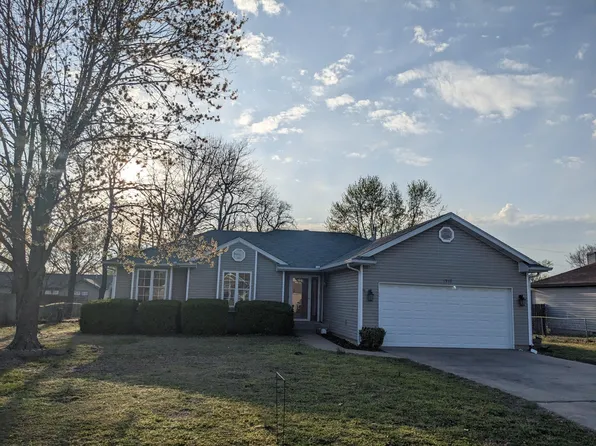 1910 Blue Bird Dr, Webb City, MO 64870