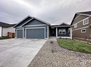 2421 E 3rd St, Moscow, ID 83843