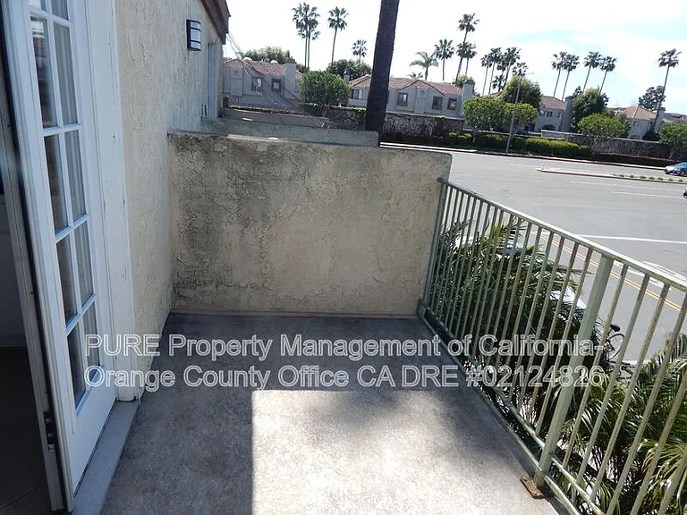 16972 Hoskins Ln #5 — Photo 17